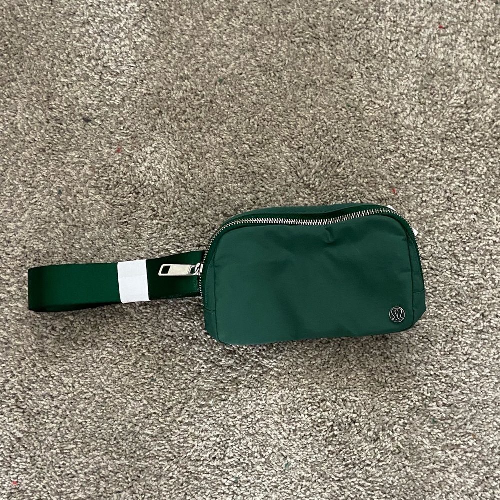 Lululemon Everywhere Belt